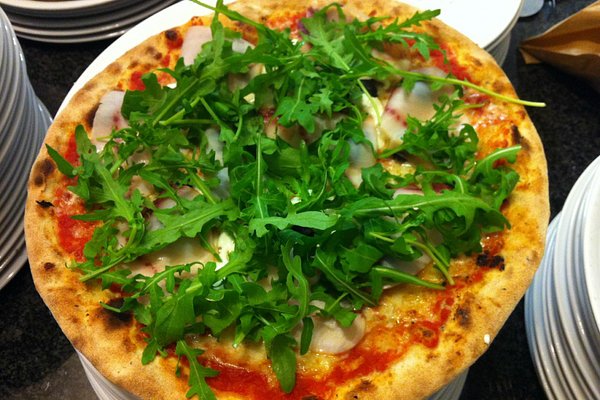 Dettaglio tavolo e addobbi - Picture of Pizza e Capricci, Villaricca -  Tripadvisor