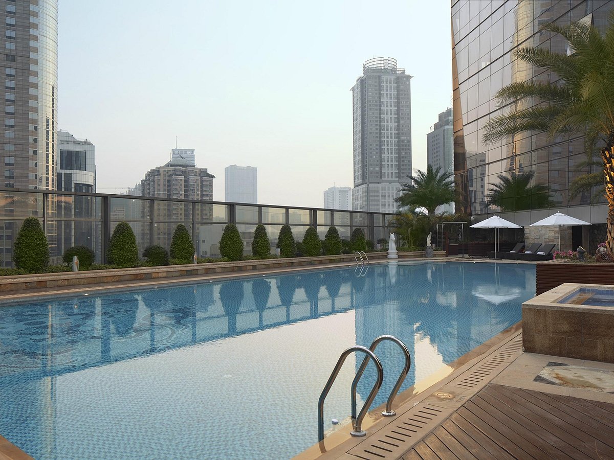 DoubleTree by Hilton Guangzhou Pool: Pictures & Reviews - Tripadvisor