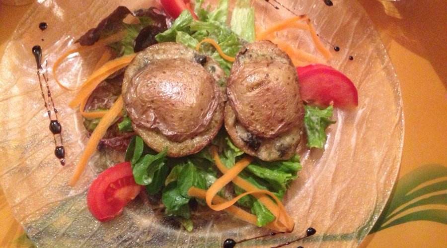 Douzaine d'escargots ... ( entrée menu à 26€ )