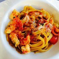 Fettuccine al Gambero rosso e crudità di ricci