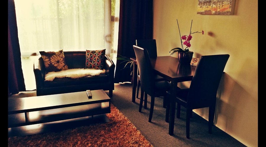 Unit 10 - Studio Lounge
