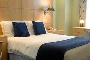 Room & Suite