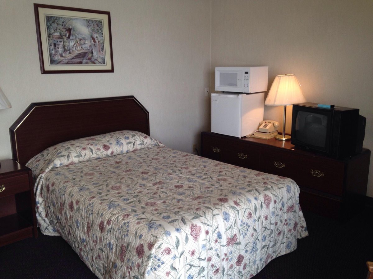 RATH INN - Missouri Valley Hotel Reviews