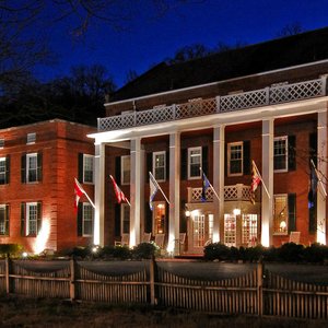 THE 10 BEST Berkeley Springs Hotel Deals (Dec 2022) - Tripadvisor