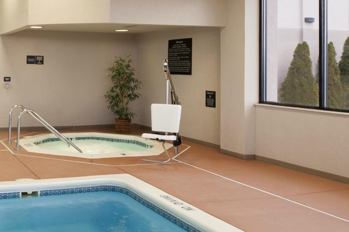 Hampton Inn Muskegon Pool: Pictures & Reviews - Tripadvisor