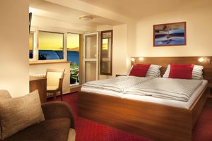 Room & Suite
