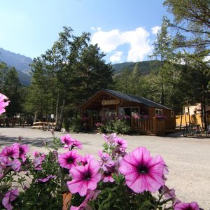 Bureau d'Accueil sur le camping-caravaneige l'Iscle de Prelles***NN à coté Briançon