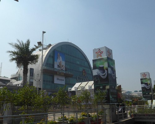 India, New Delhi, Vasant Kunj, luxury mall DLF Emporio Stock Photo