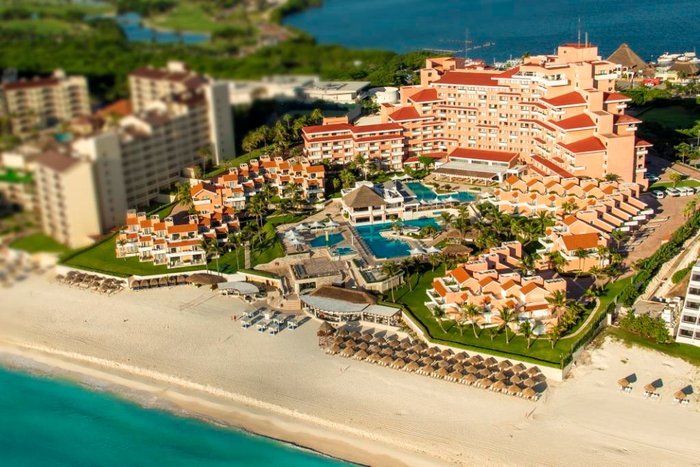 Crazy game with Antonio �� - Picture of Wyndham Grand Cancun All Inclusive  Resort & Villas - Tripadvisor