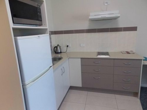 EMERALD EXECUTIVE APARTMENTS (AU$142): 2023 Prices & Reviews - Photos ...