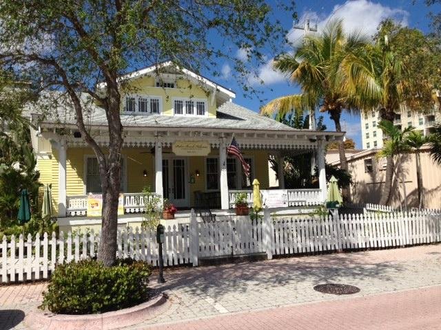 Palm Beach Hibiscus - Prices & B&b Reviews (west Palm Beach, Fl)