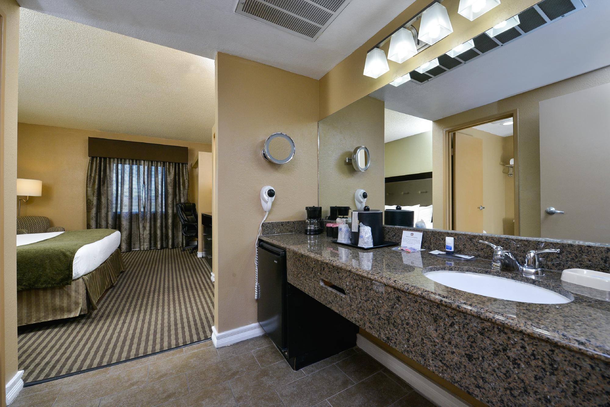 Hotel photo 41 of Best Western Royal Sun Inn & Suites.
