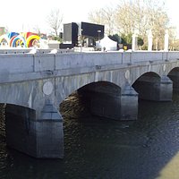 Precioso Puente Peatonal.