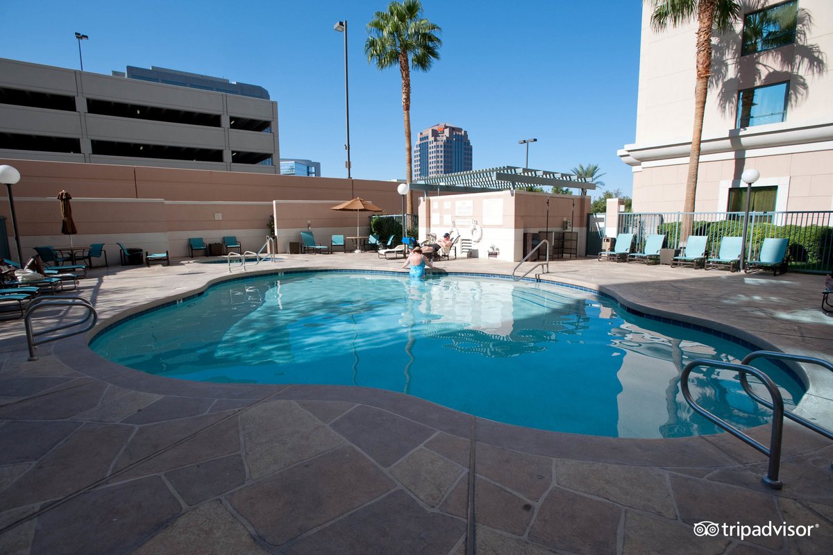 Residence Inn by Marriott Las Vegas Hughes Center Pool: Pictures ...