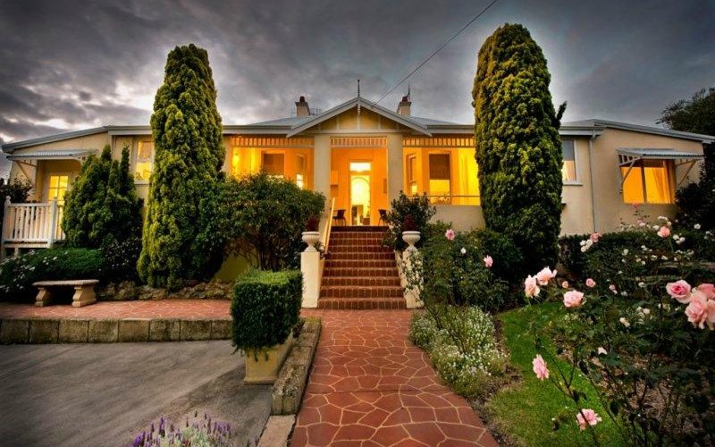 Dunmoylen House in the Evening
