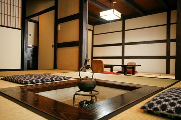 囲炉裏付き客室（There is a bathroom and irori in a room.）