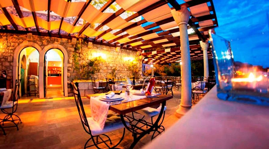A la carte restaurant