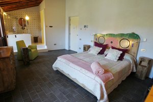 Room & Suite