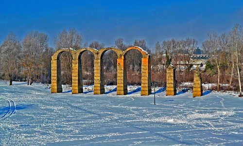 Acqui Terme (AL), l'acquedotto romano circondato dalla neve