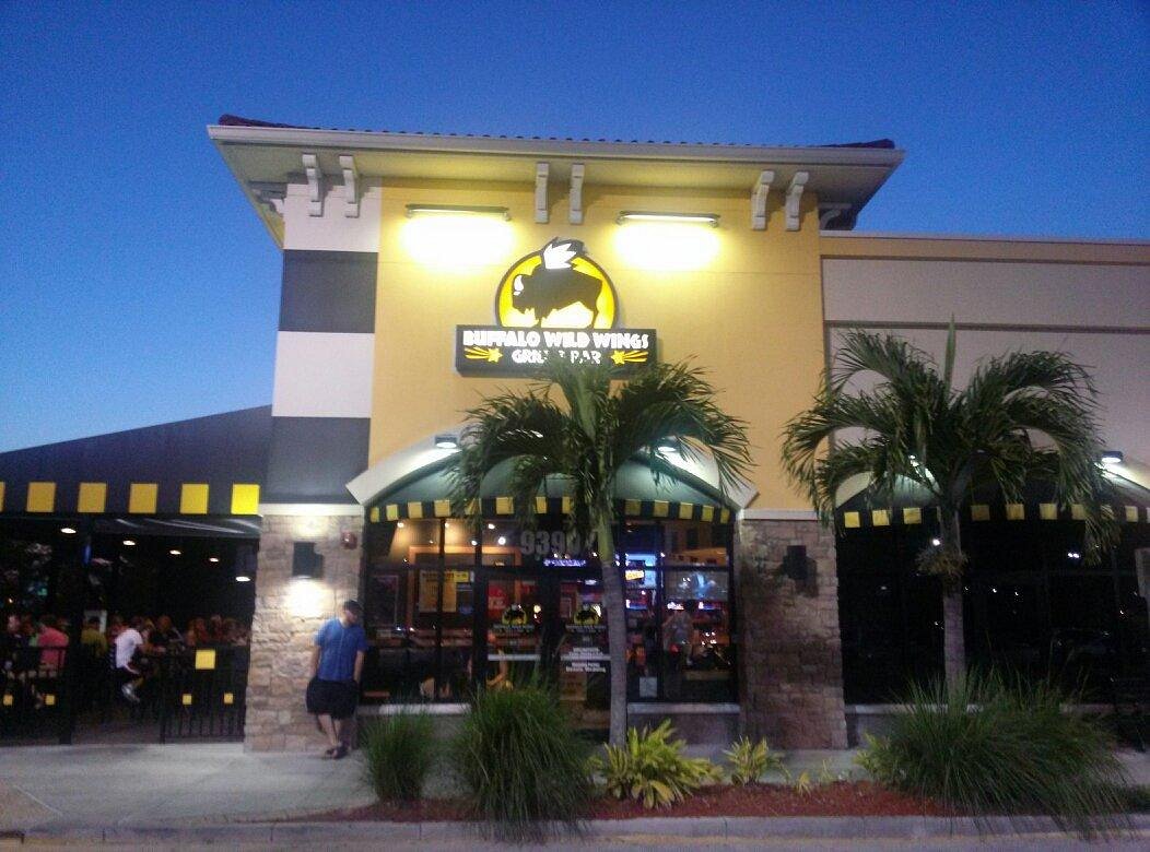 BUFFALO WILD WINGS, Fort Myers - Photos & Restaurant Reviews - Order Online  Food Delivery - Tripadvisor