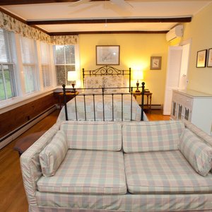 The Churchill Suite at the Snug Cottage