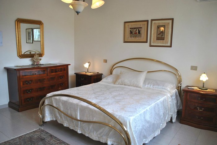 BED AND BREAKFAST OASI - Prices & B&B Reviews (Bacu Abis, Italy)