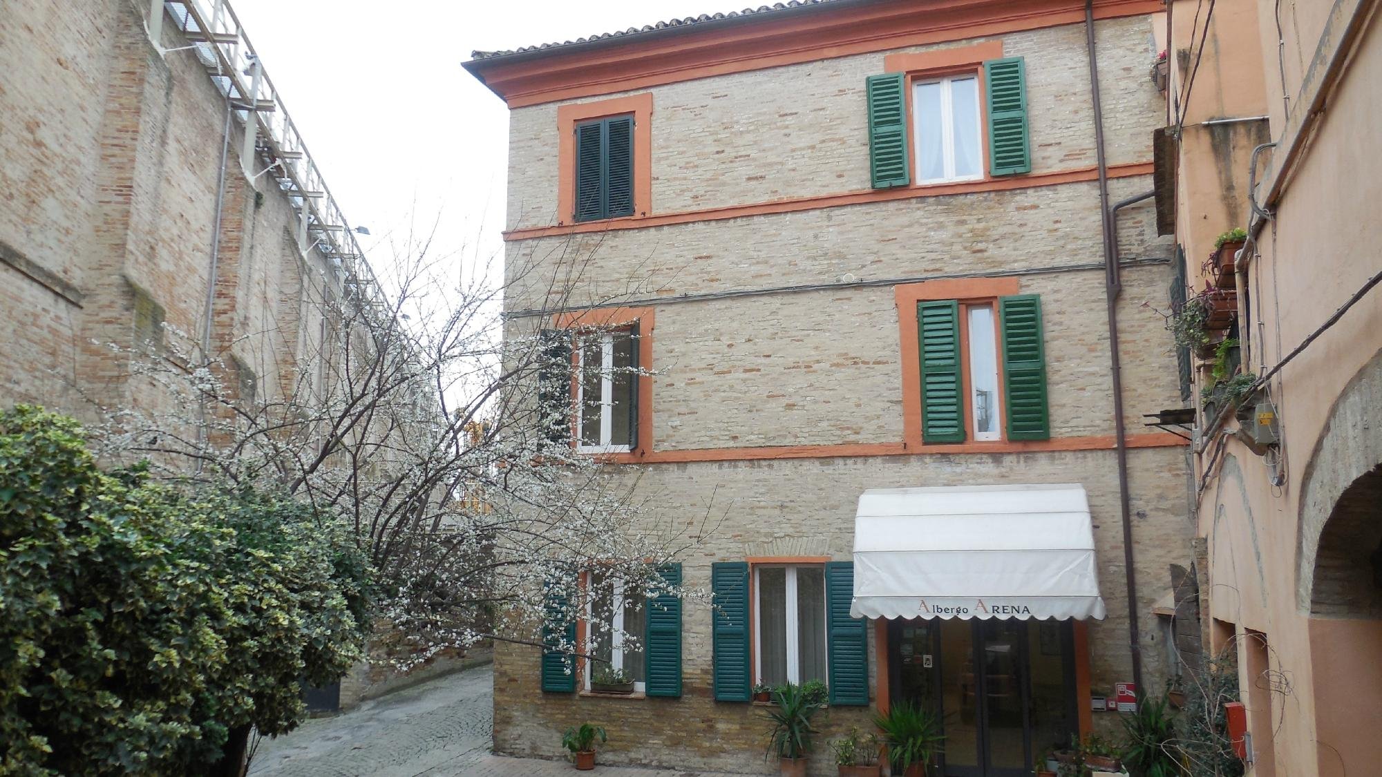 Albergo Arena by null