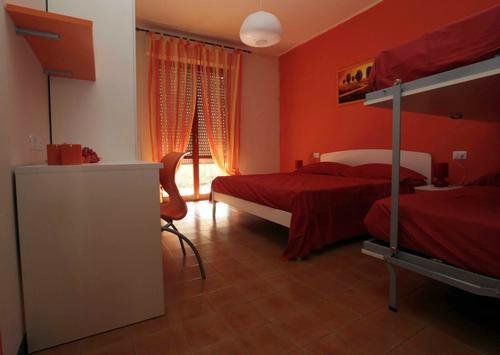 camera matrimoniale con letto a castello a scomparsa