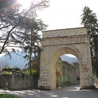 l'arche d'auguste