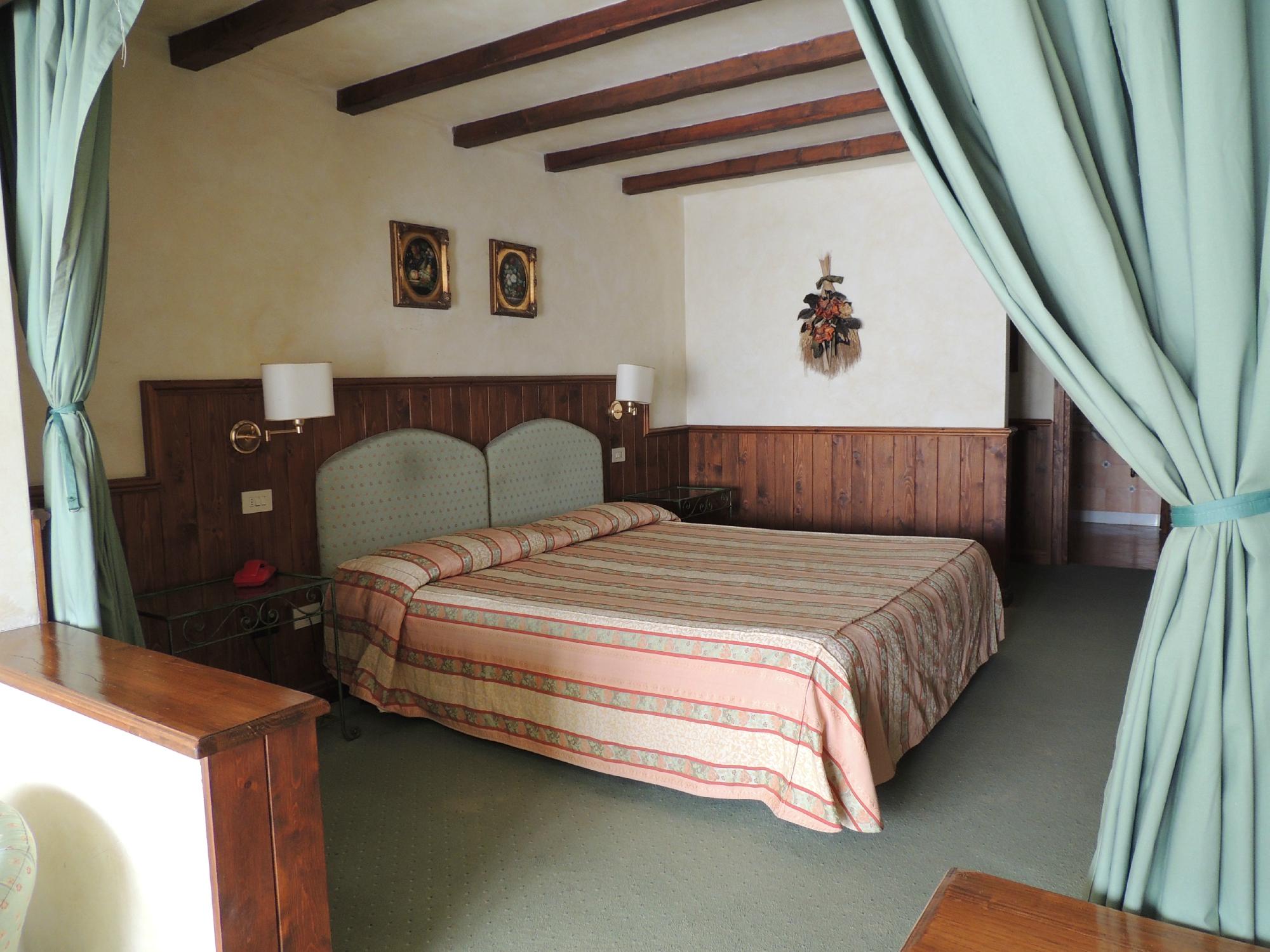 COUNTRY RELAIS I DUE LAGHI: Reviews (Anguillara Sabazia, Italy ...