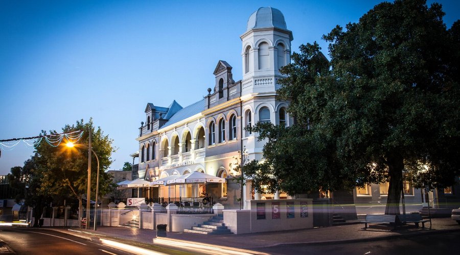 Broken Hill Hotel