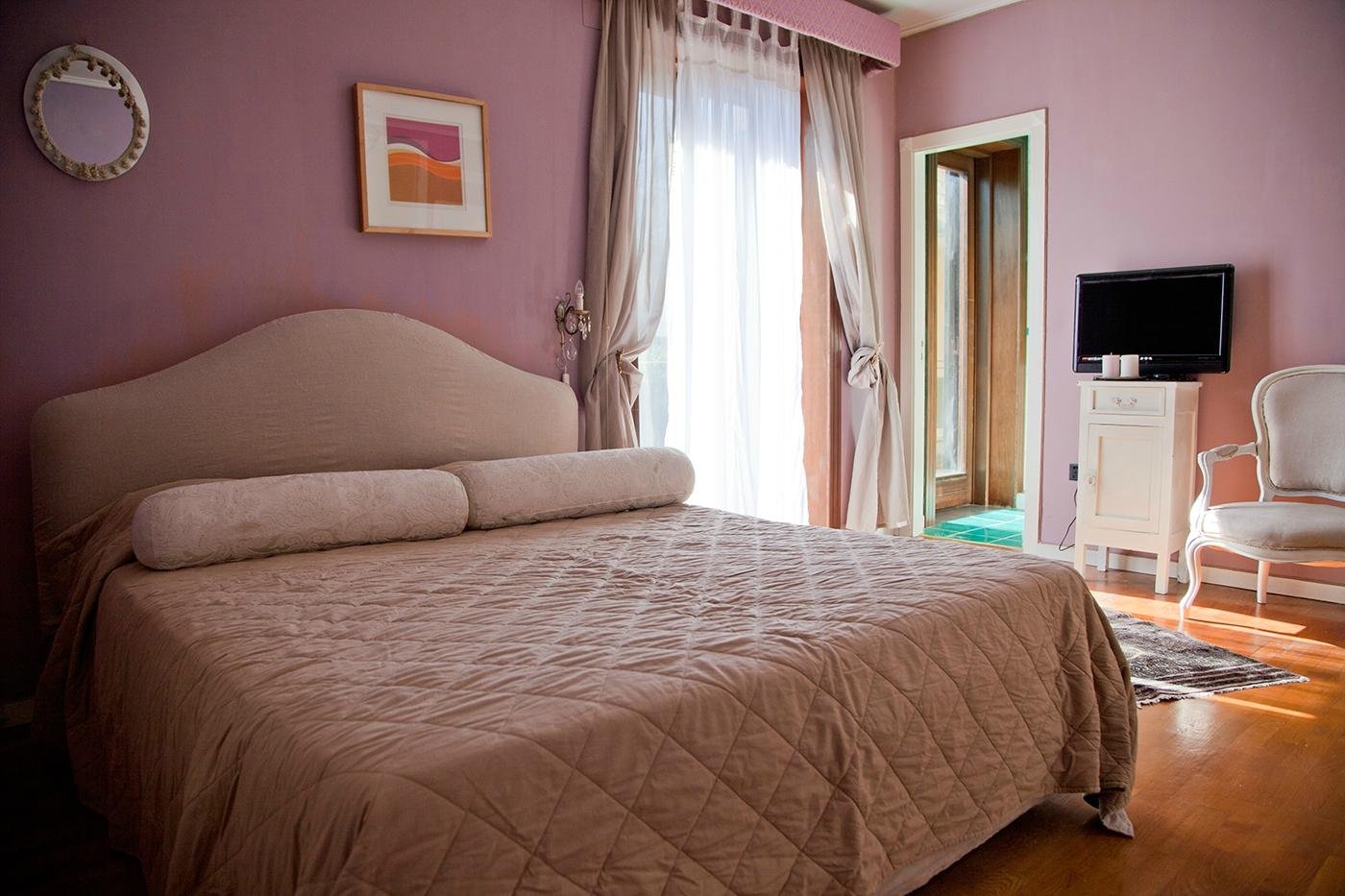 BED & BREAKFAST BELLINI - B&B Reviews (Pompeii, Italy)