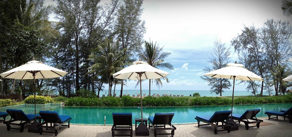 D varee mai khao beach. Thai smile property.
