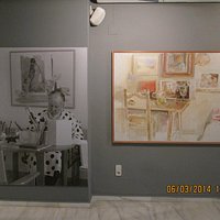 Photo of Ramon Gaya and one of his artworks