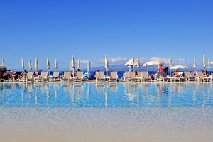 Piscina y playa