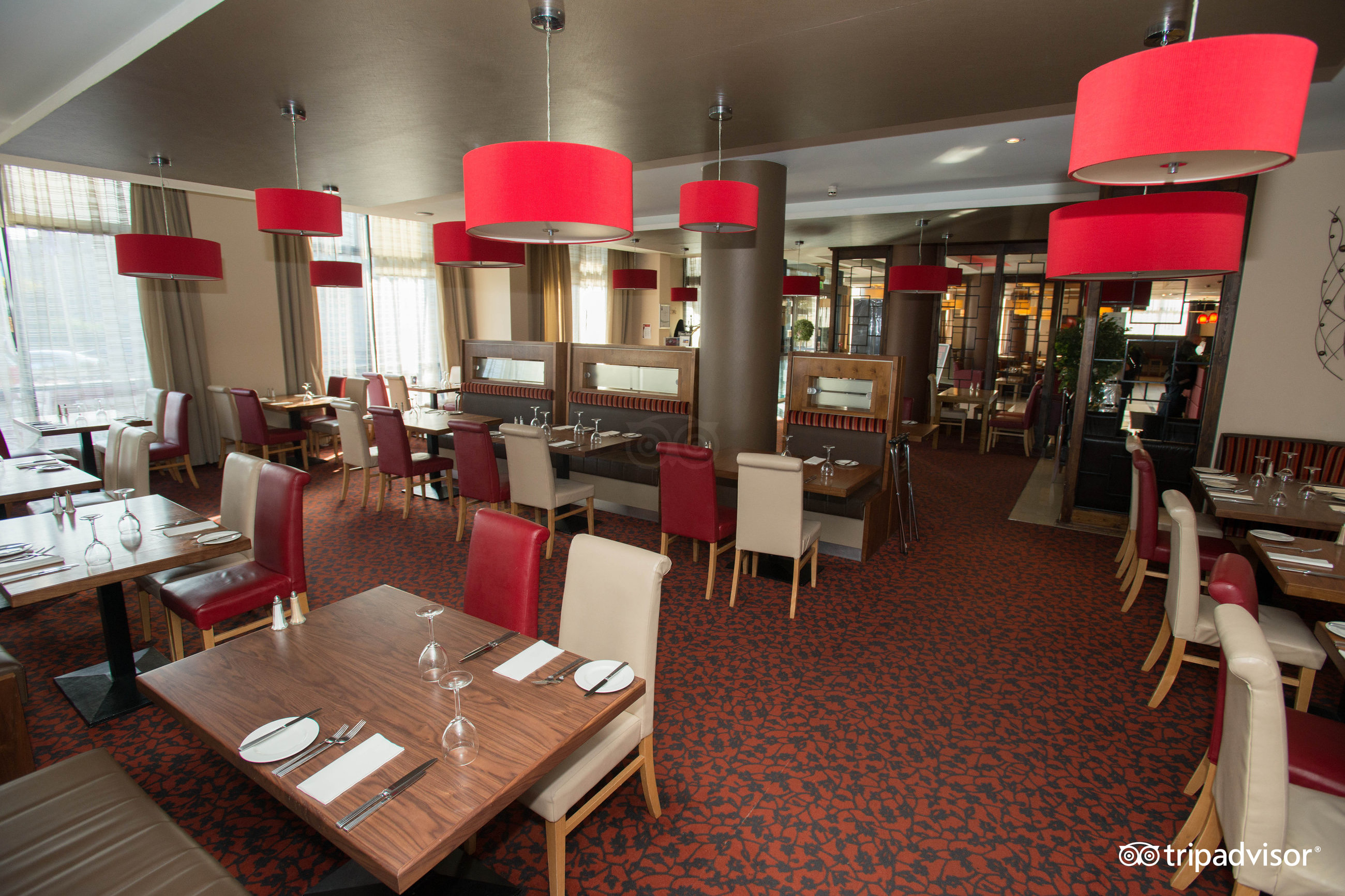 CITY HOTEL - Updated 2022 Reviews, Price Comparison (Derry)