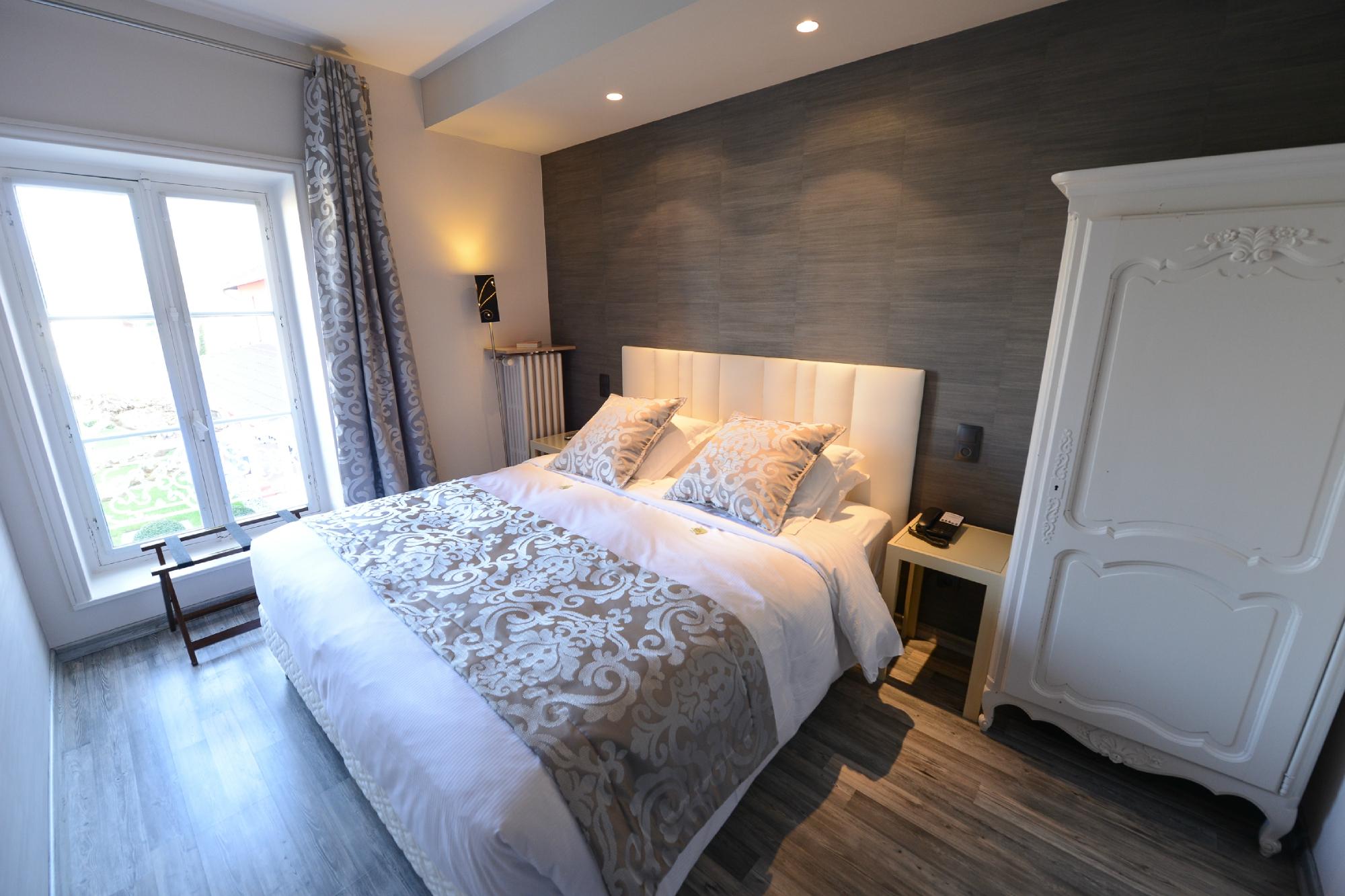 Hotel photo 9 of Les Maritonnes Parc & Vignoble.