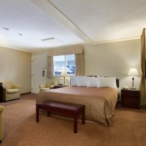 Deluxe bunk bed room