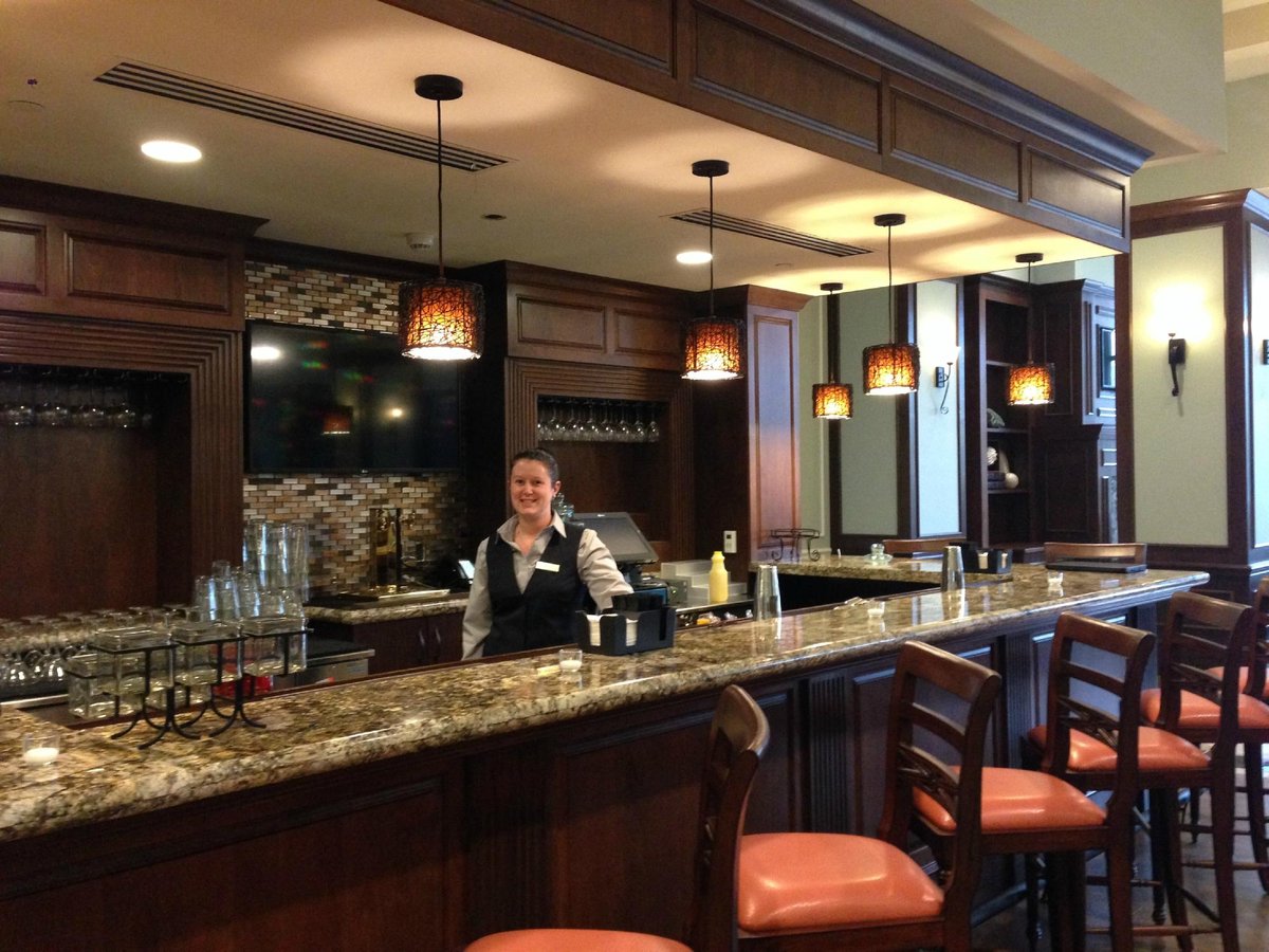 Embassy Suites By Hilton Savannah Historic District T Shop Pictures And Reviews Tripadvisor