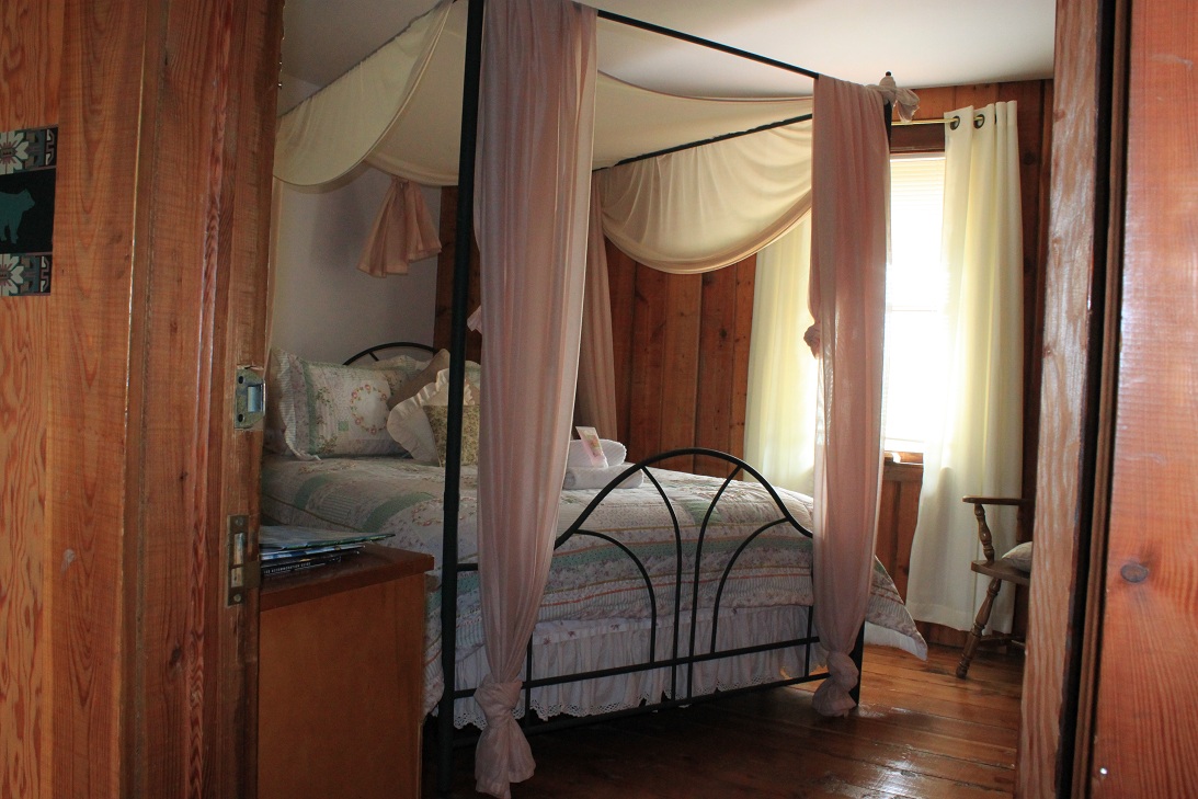 The Historic Chilcotin Lodge Rooms: Pictures & Reviews - Tripadvisor