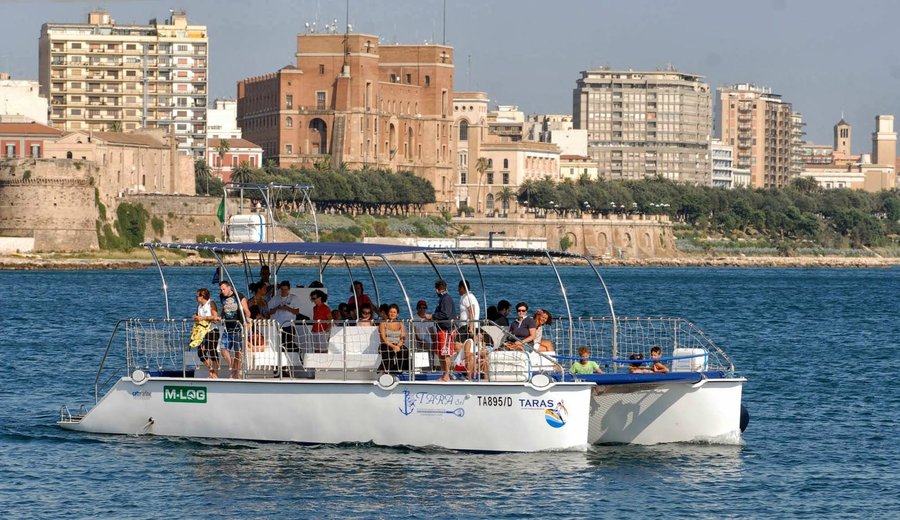 Catamarano TARAS