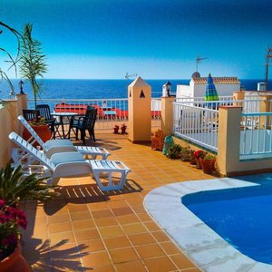 Common Roof Terrace with Seaview