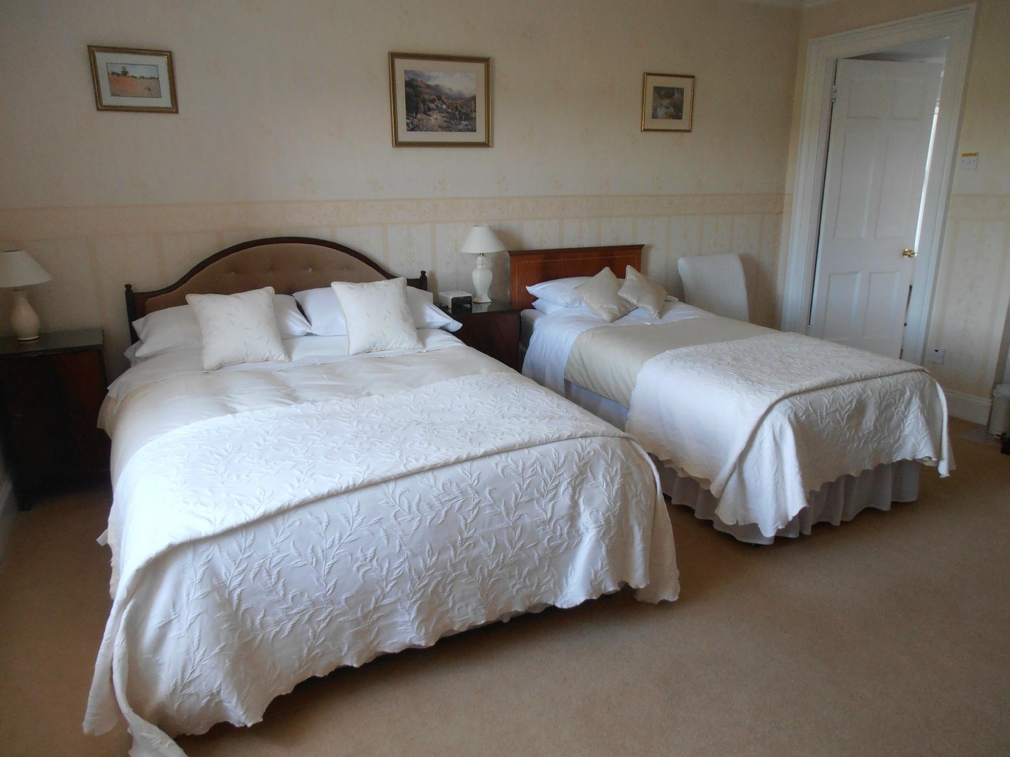 MUIRHOUSES FARM B&B - Prices & Reviews (Kirriemuir, Scotland) - Tripadvisor