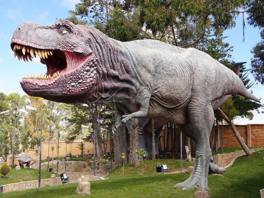 Parque com dinossauros T-Rex Park deixa a ciência de lado e