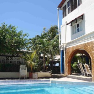 Pool & Hotel