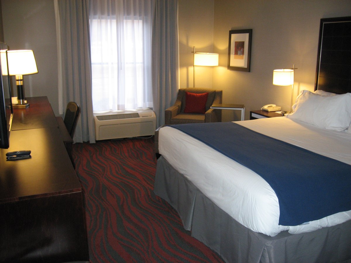 Holiday Inn Express Corning - Painted Post, an IHG Hotel Rooms ...