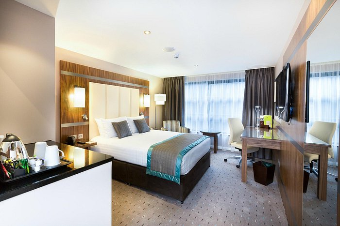 DoubleTree by Hilton Find Hotel Rooms