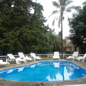 Hermosa pileta con solarium