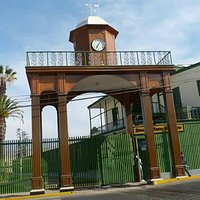 Entrada a estacion y museo