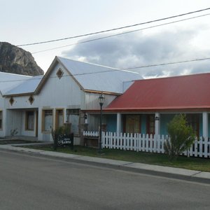 FRENTE DE LA CABAÑA
